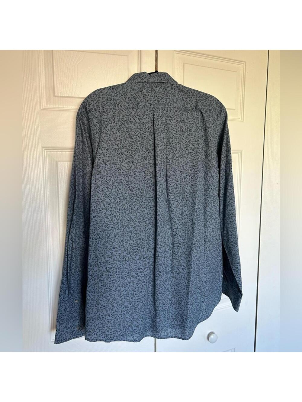 Men’s Floral Button Down - L - Picture 2 of 4